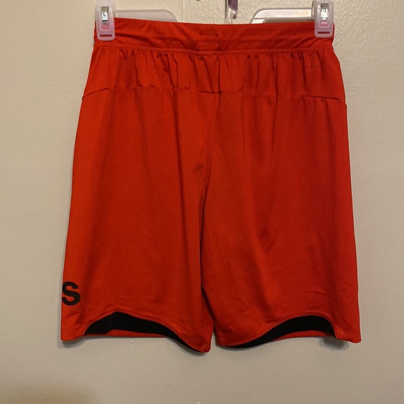 🤠 Adidas Red short size M - Picture 3 of 3
